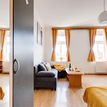 Sunshine Apartment Near The City Center Praga Esterno foto