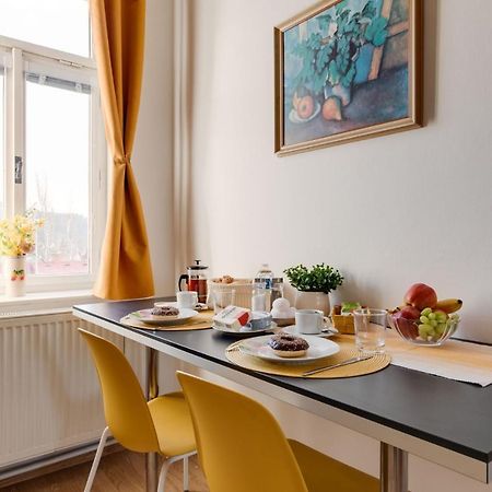 Sunshine Apartment Near The City Center Praga Esterno foto
