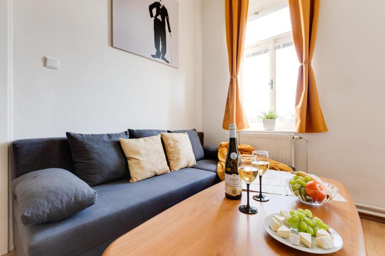 Sunshine Apartment Near The City Center Praga Esterno foto