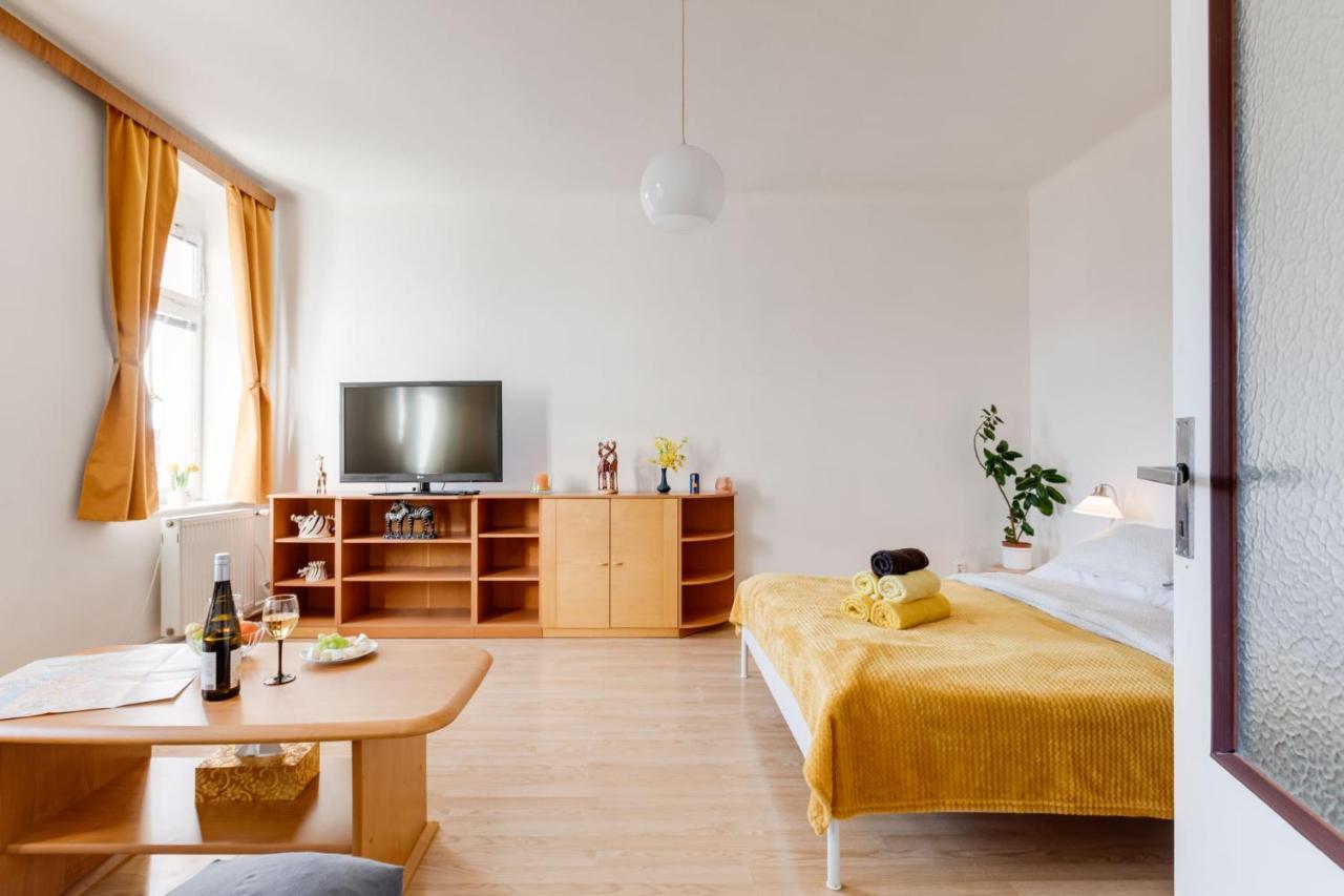 Sunshine Apartment Near The City Center Praga Esterno foto