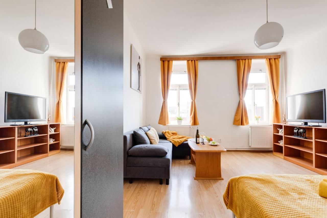 Sunshine Apartment Near The City Center Praga Esterno foto