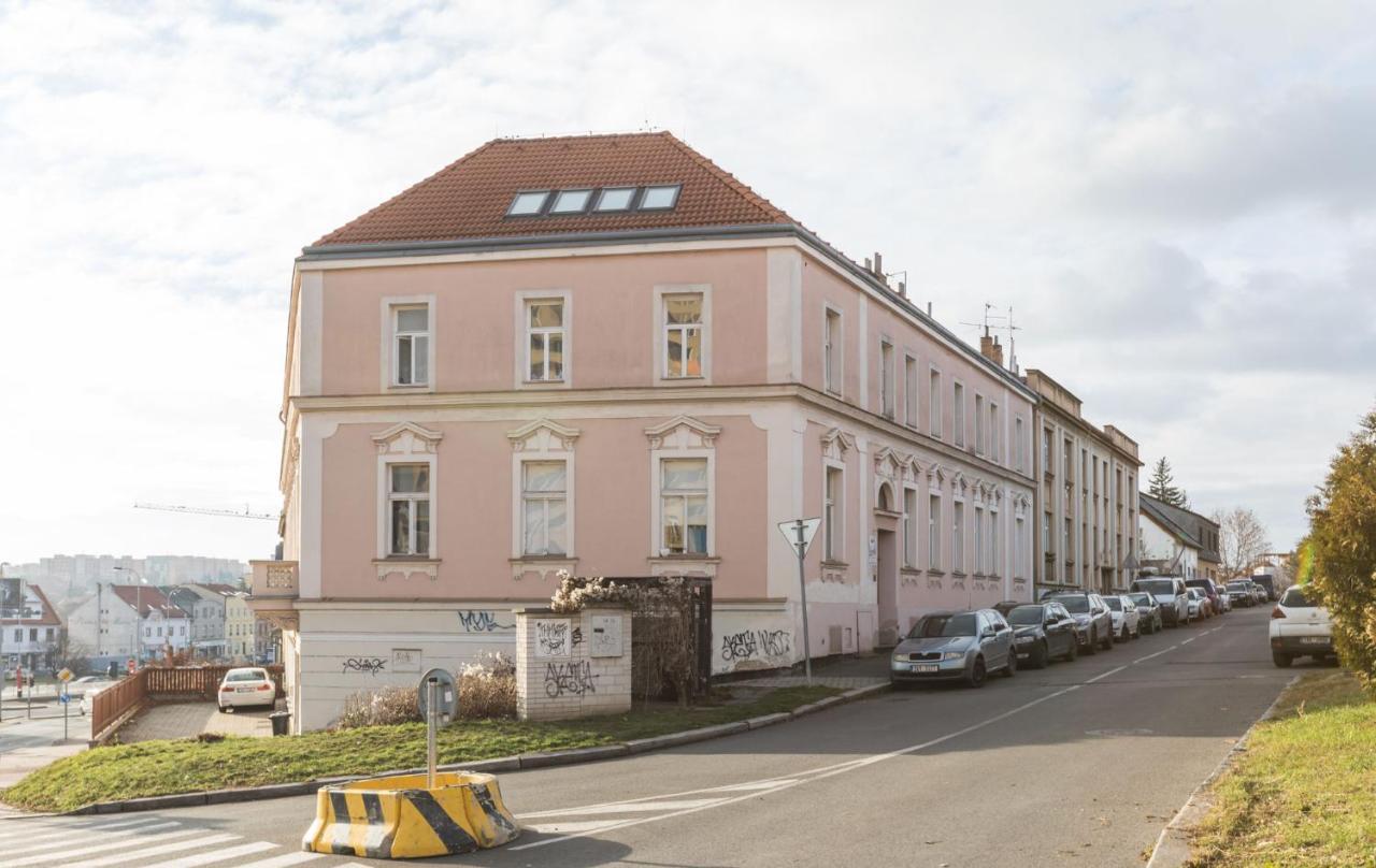 Sunshine Apartment Near The City Center Praga Esterno foto