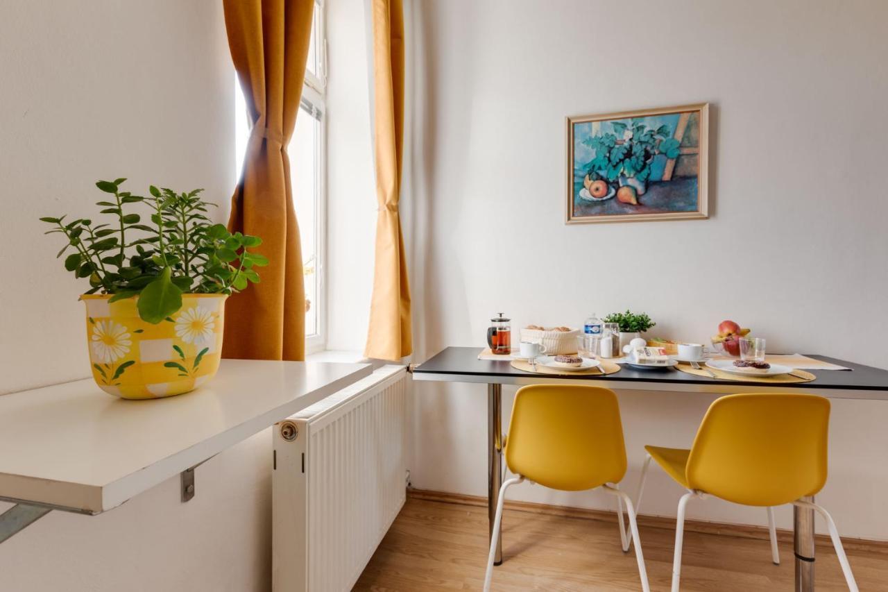 Sunshine Apartment Near The City Center Praga Esterno foto