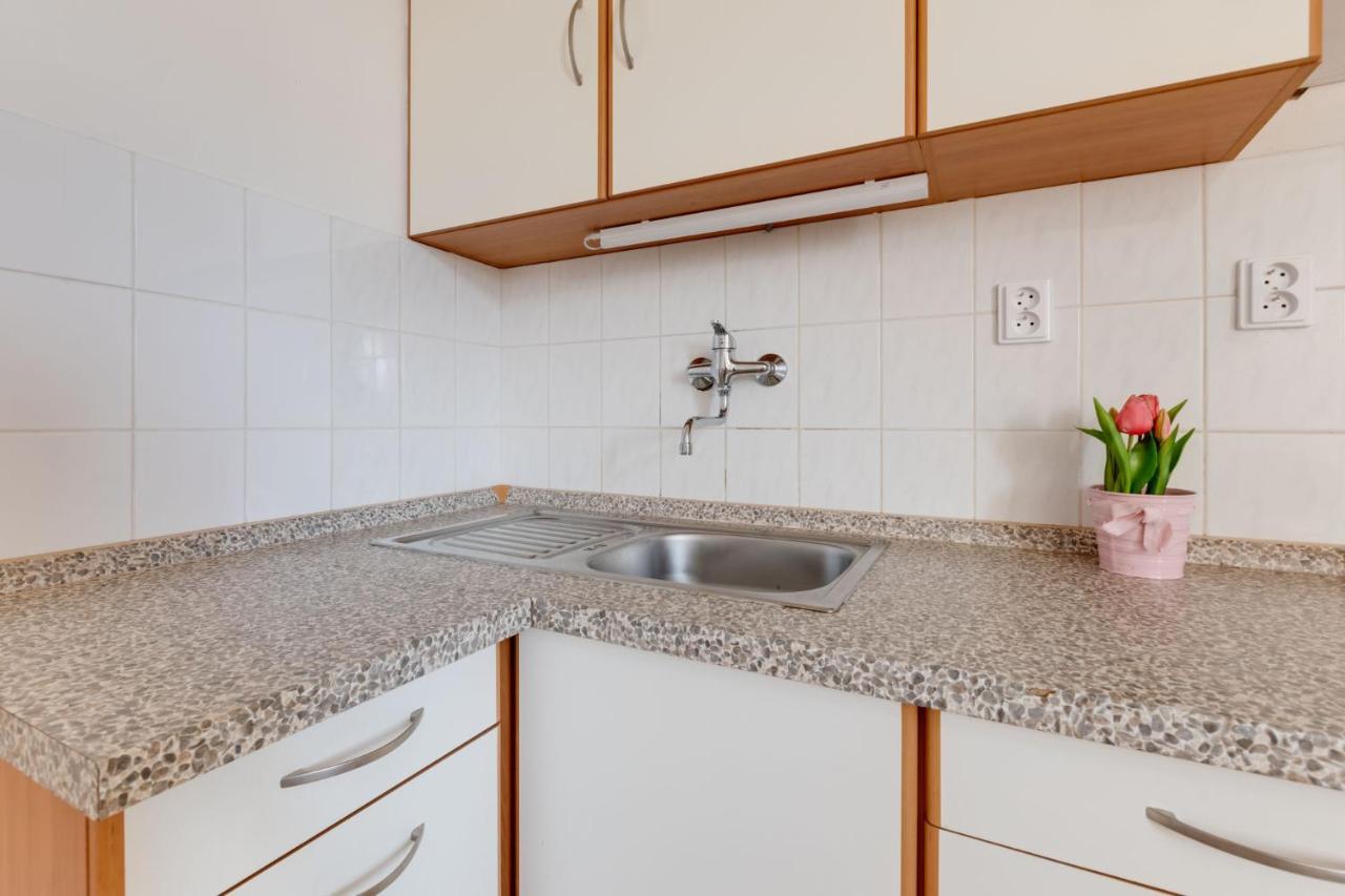 Sunshine Apartment Near The City Center Praga Esterno foto