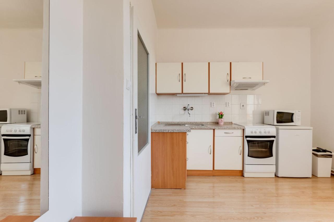Sunshine Apartment Near The City Center Praga Esterno foto