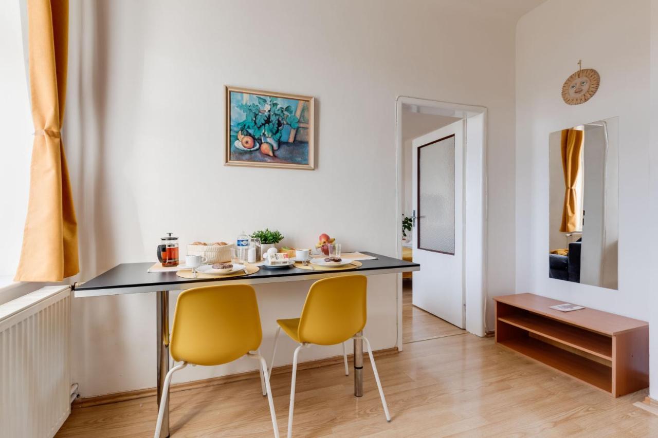 Sunshine Apartment Near The City Center Praga Esterno foto